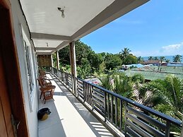 Roomy Guesthouse