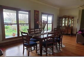 Jilly Park Farm Interactive Experience Complimentary Breakfast Linen I