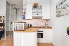 Apartment for 3 With Balcony by Renters