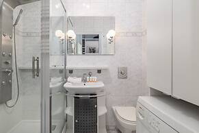 Apartment for 3 With Balcony by Renters