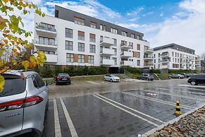 Stylish Apartment Bażantów by Renters