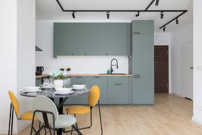 Stylish Apartment Bażantów by Renters