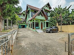 OYO Life 91682 Homestay Sriti