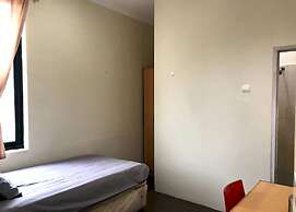 OYO Life 92781 Kost Parung Serab Syariah