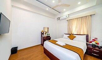 Fabhotel Arcade Inn Suites