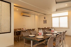 Fabhotel Signature Inn