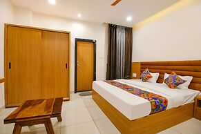 Fabhotel The Gravity Inn