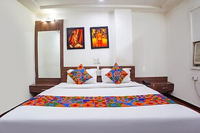 Fabhotel Mohit Regency