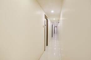 FabHotel Golden Star
