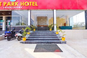 Fabhotel Mint Park