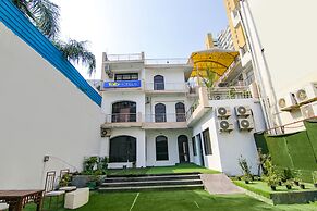 Fabhotel Marritt Grand