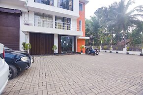 Fabexpress Holiday Suites