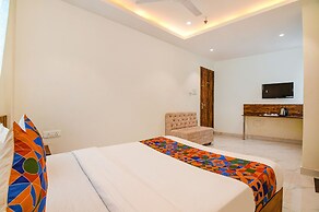 Fabhotel The Hastings Club