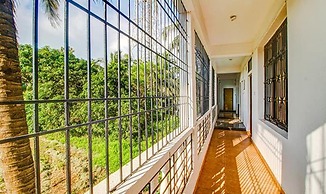 Fabhotel Pleasure Inn