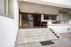 Fabhotel Girija