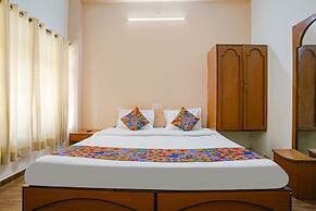 Fabhotel Girija