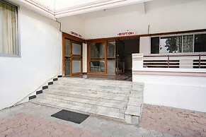 Fabhotel Girija