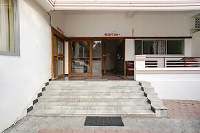 Fabhotel Girija