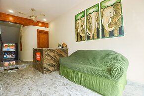 Fabhotel Grand Royal Palms