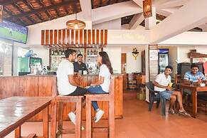 Fabhotel Grand Royal Palms