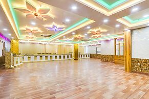 Fabhotel Prime Ravila Grand