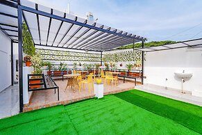 Fabhotel Ivory Pearl