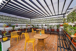 Fabhotel Ivory Pearl