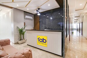 Fabhotel Prime Royal Court