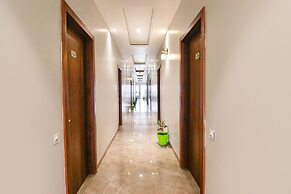 Fabhotel Prime Royal Court