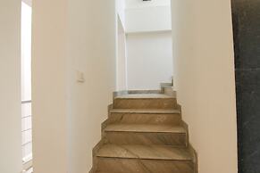 Fabhotel The Lavish Villa