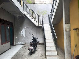 OYO Life  93023 Kost Bulan Karawang