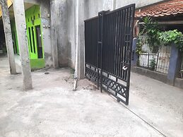 OYO Life  93023 Kost Bulan Karawang