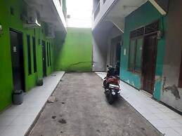 OYO Life  93023 Kost Bulan Karawang