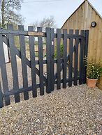 Private Garden Room - Rural Village