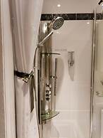 Private Garden Room - Rural Village