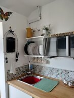 Private Garden Room - Rural Village