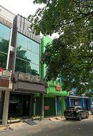 OYO Life 92878 Kost Padma Syariah