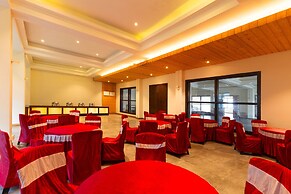 Yashshree Sanderling Mall Road
