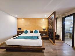 Yashshree Sanderling Mall Road