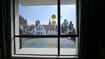 Yashshree Sanderling Mall Road