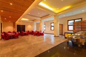 Yashshree Sanderling Mall Road