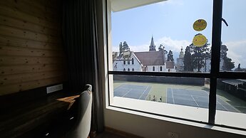 Yashshree Sanderling Mall Road