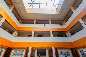 Yashshree Sanderling Mall Road