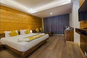 Yashshree Sanderling Mall Road