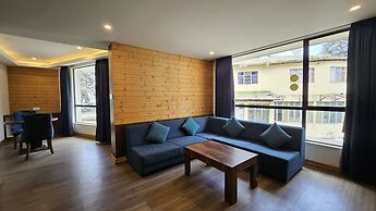 Yashshree Sanderling Mall Road