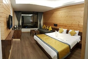 Yashshree Sanderling Mall Road