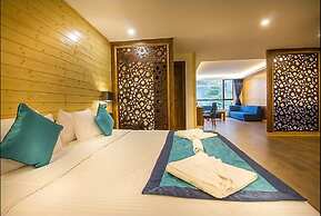 Yashshree Sanderling Mall Road