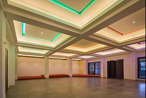 Yashshree Sanderling Mall Road