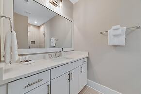 New Luxury Home, 3bd/4ba w/ Pool & Beach Access