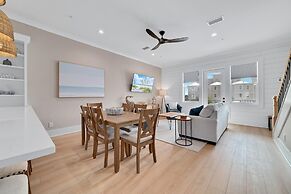 New Luxury Home, 3bd/4ba w/ Pool & Beach Access